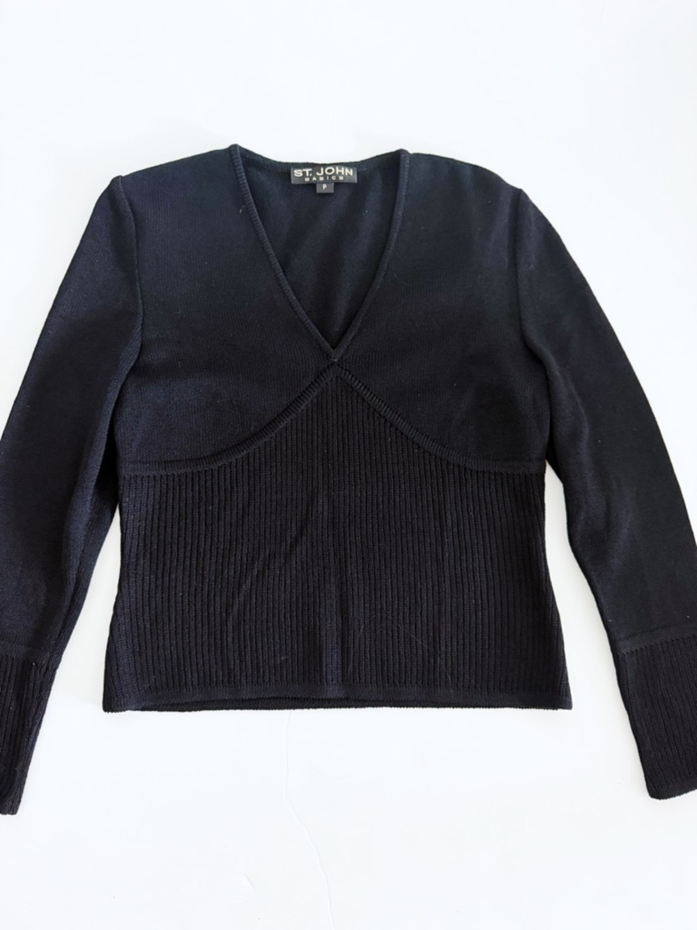 ST. JOHN BASICS V-Neck Knit Sweater in Black size P
